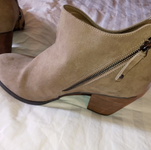 Torrid wide width ankle boots - Picture 3 of 4